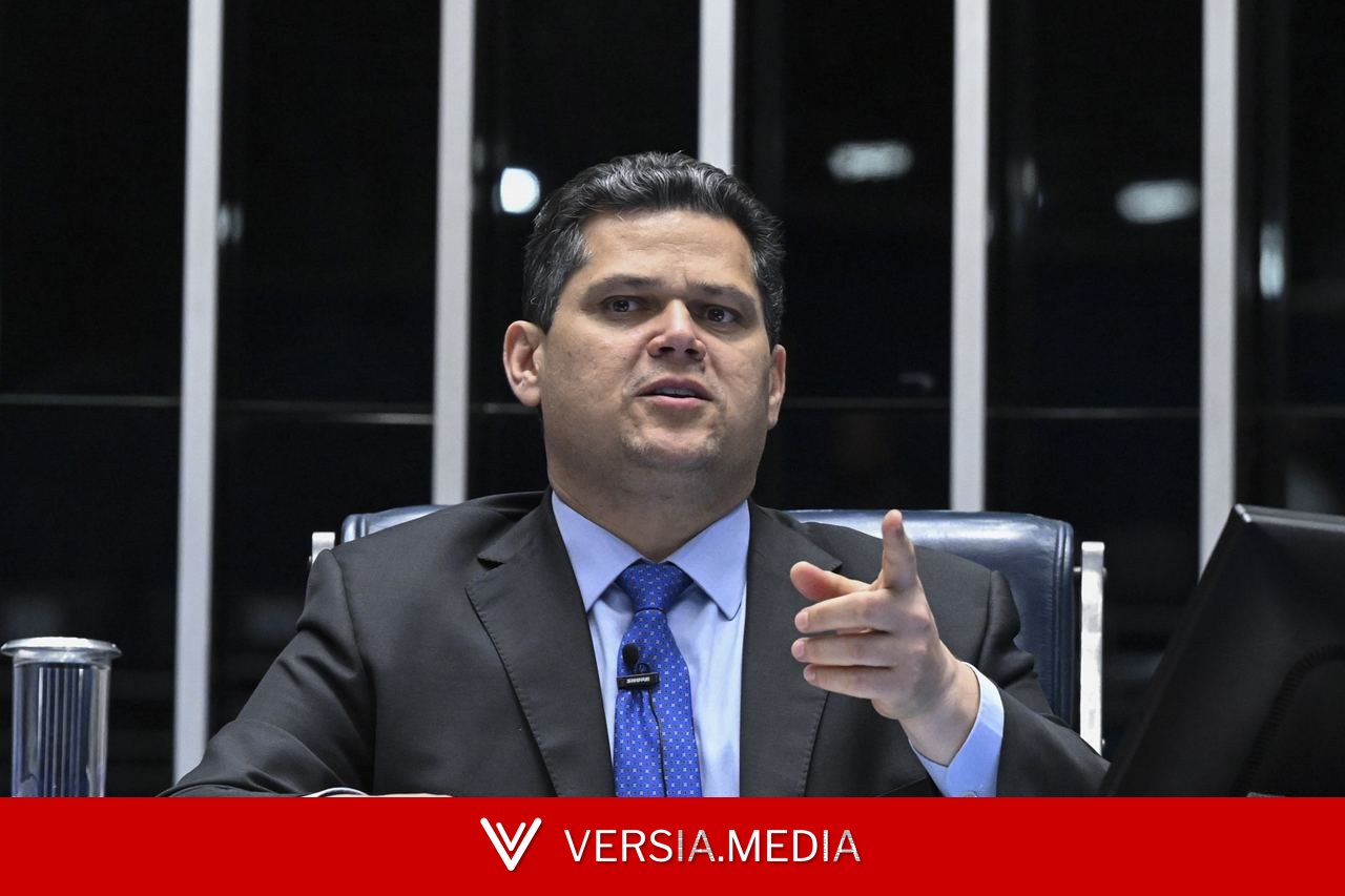 Alcolumbre defende redução da jornada sem transição em reunião com centrais sindicais