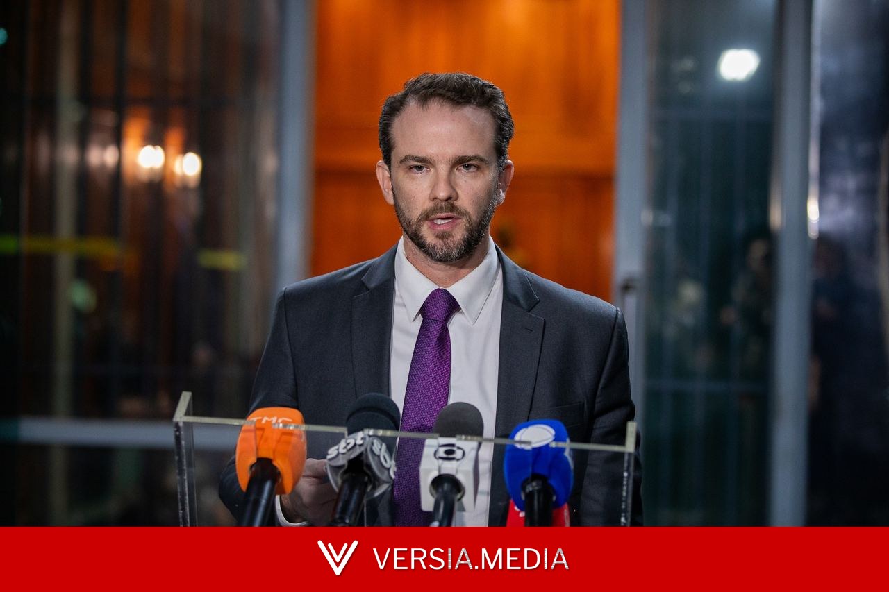 Com 'gatilho' na regra fiscal, servidor público não terá reajuste acima da inflação em 2027, diz ministro da Fazenda — Politics | Versia.media
