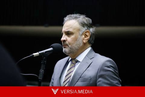 Aécio Neves desiste, e PSDB diz que não terá candidato à Presidência da República
