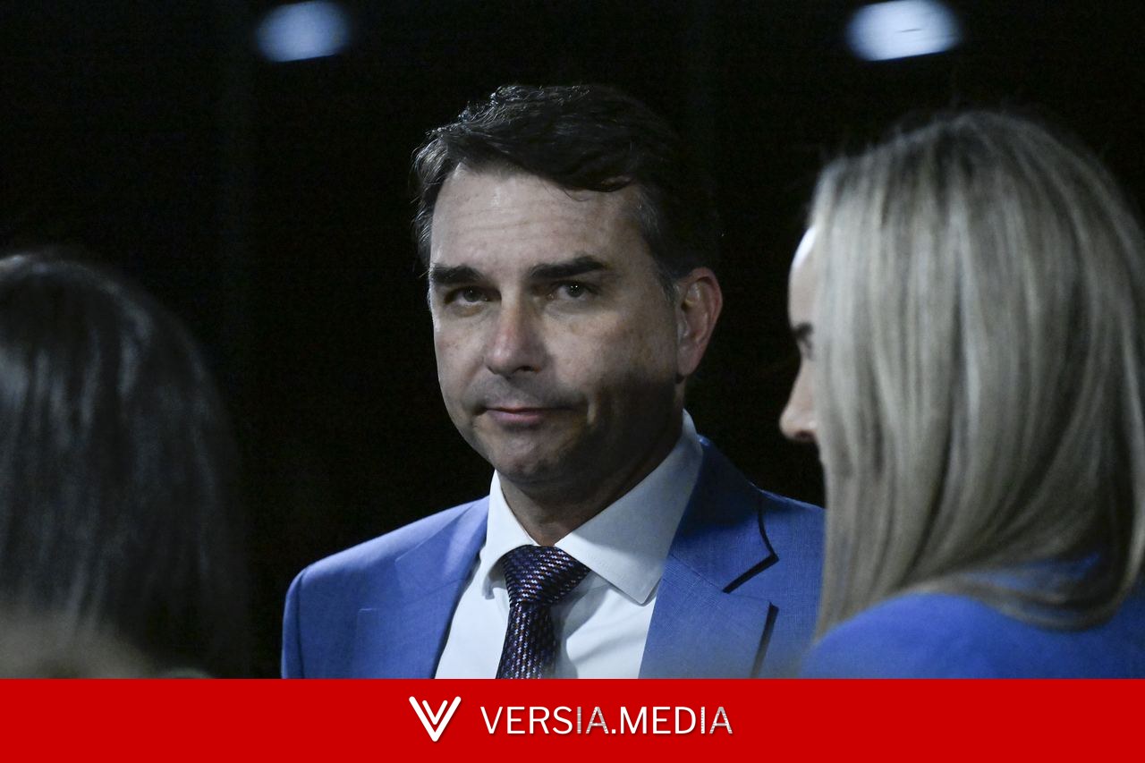 Flávio Bolsonaro perde apoio entre evangélicos, mulheres, jovens e no Sudeste, mostra Quaest — Politics | Versia.media